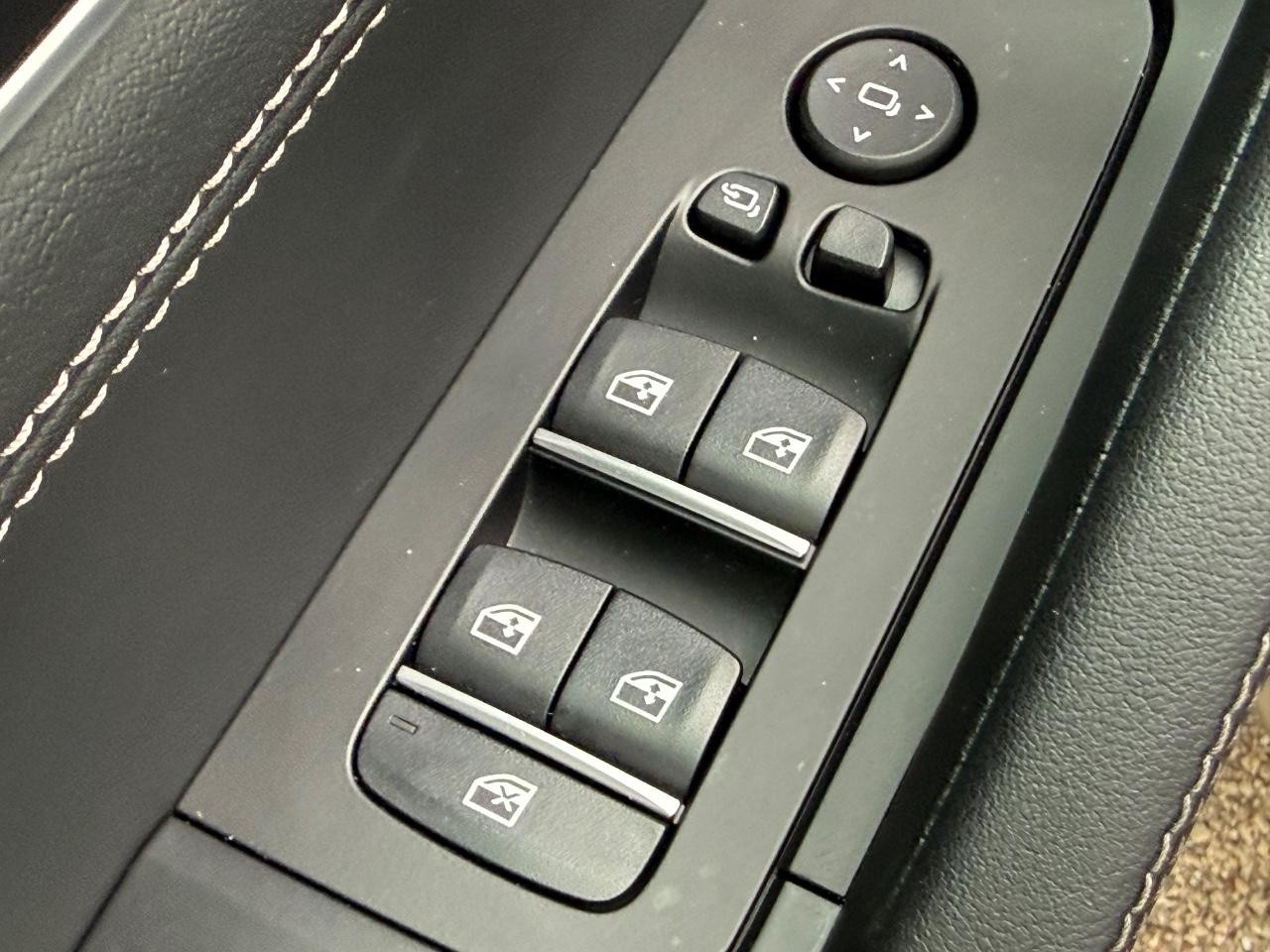 BMW X6 Vehicle Image 22