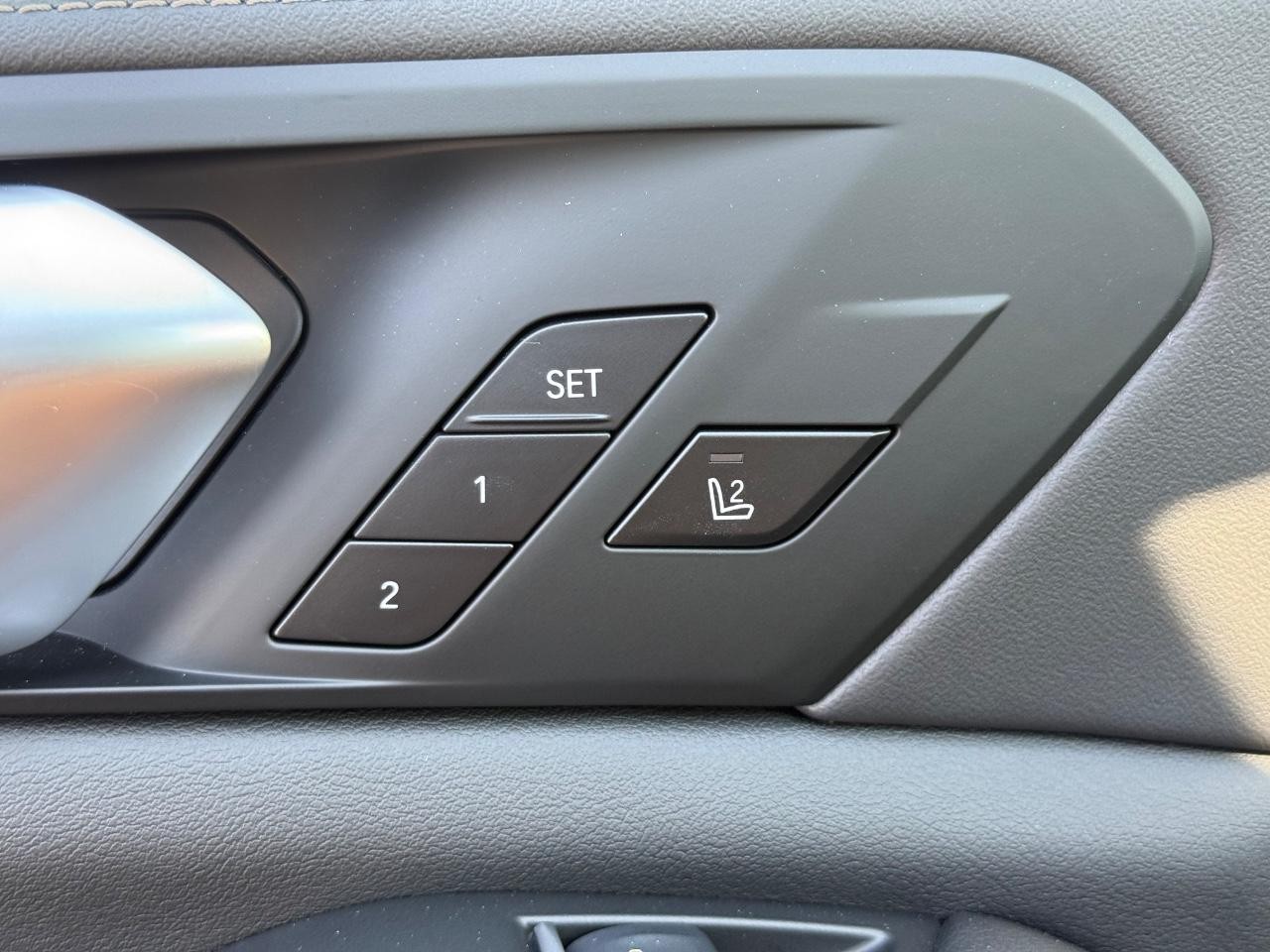 BMW X5 Vehicle Image 10