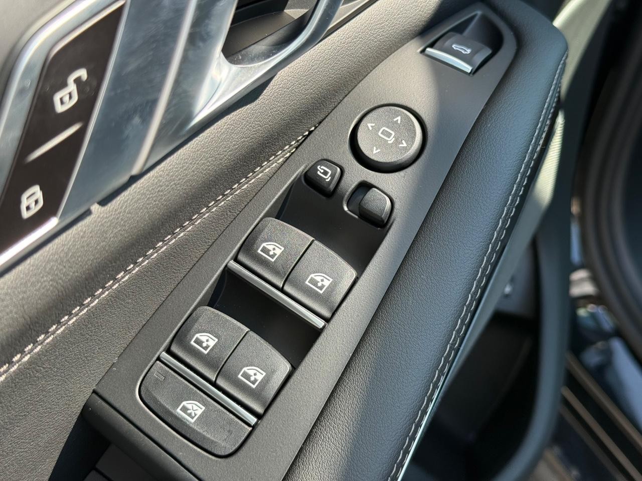 BMW X5 Vehicle Image 16