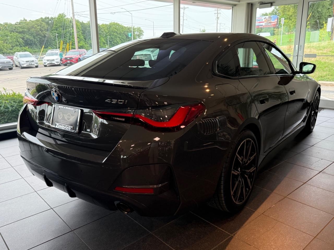BMW 4 Series Vehicle Image 02