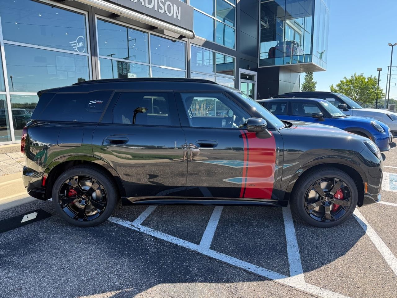 MINI Countryman Vehicle Image 02