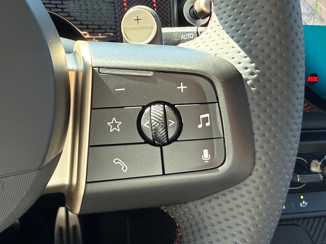 MINI Countryman Vehicle Image 11