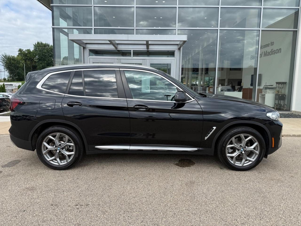 BMW X3 Vehicle Image 02