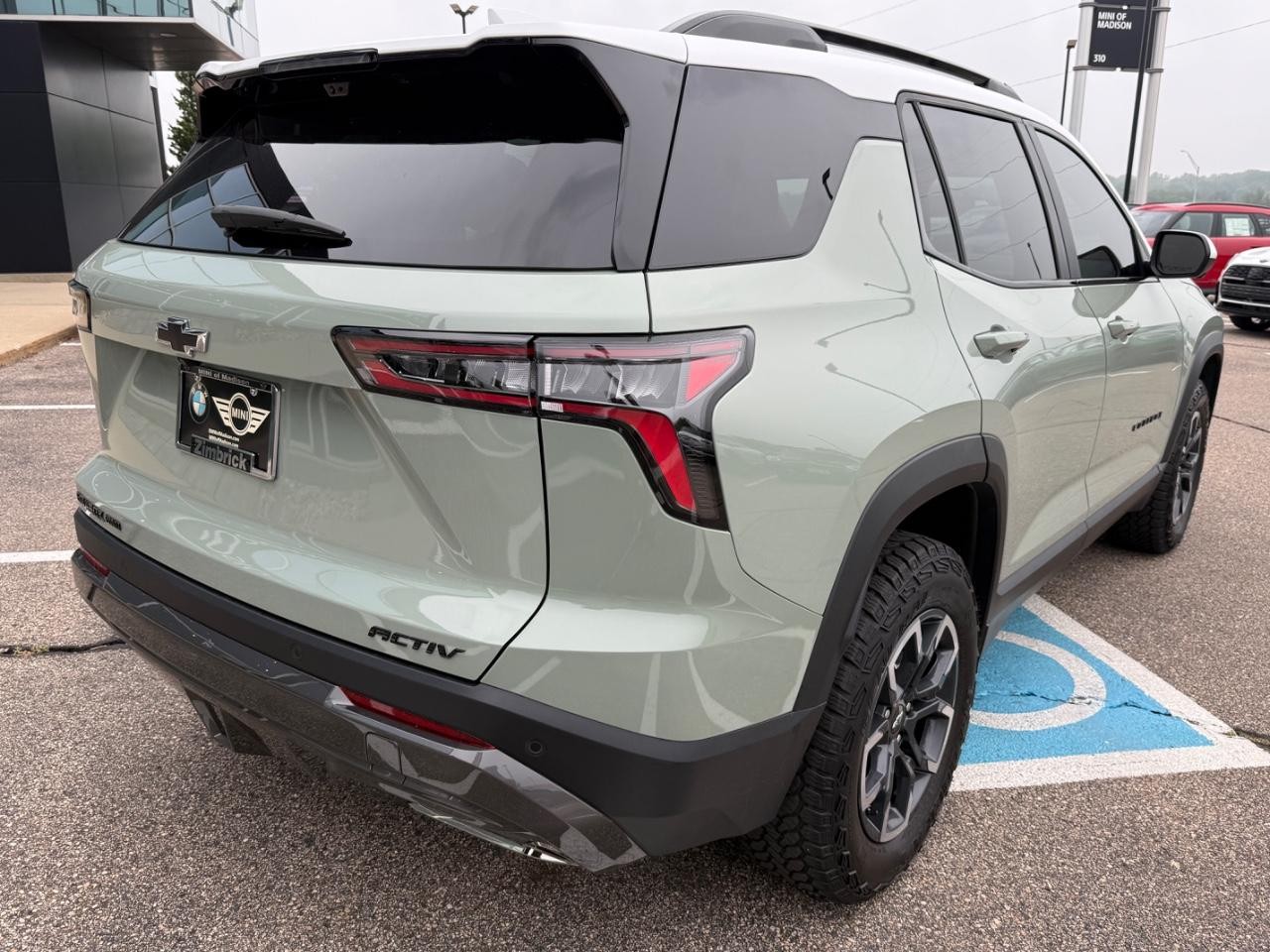 Chevrolet Equinox Vehicle Image 03