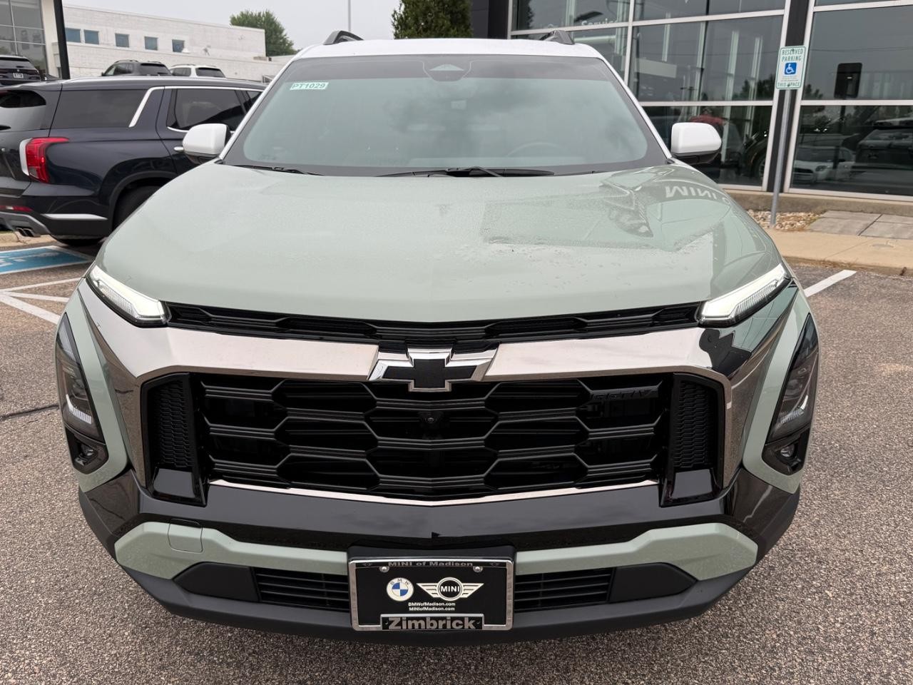 Chevrolet Equinox Vehicle Image 09