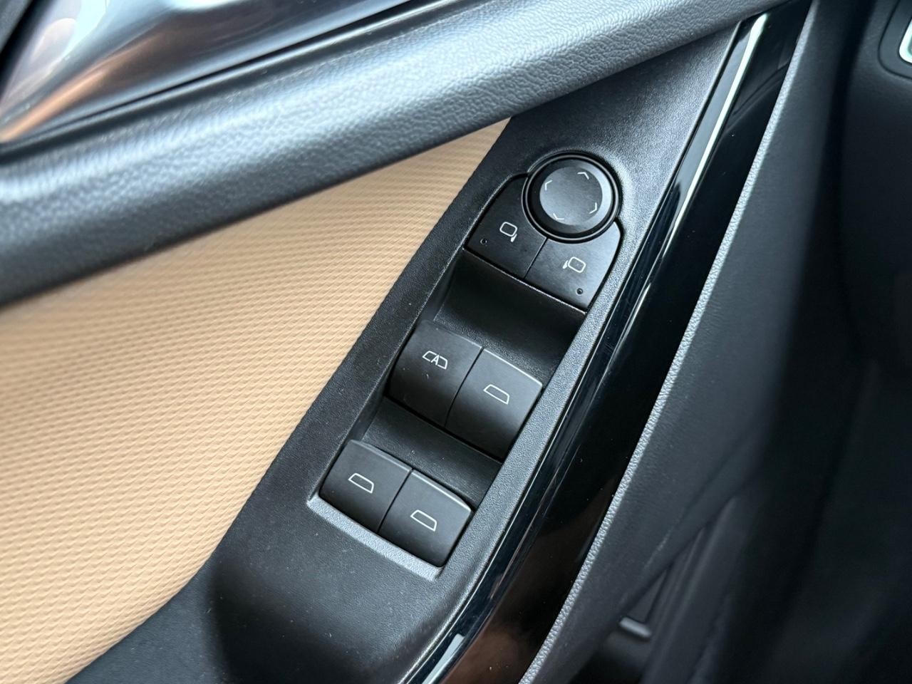 Chevrolet Equinox Vehicle Image 21