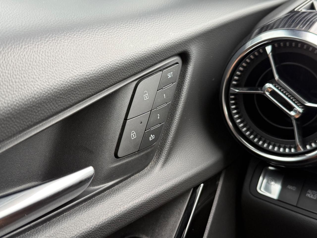 Chevrolet Equinox Vehicle Image 22