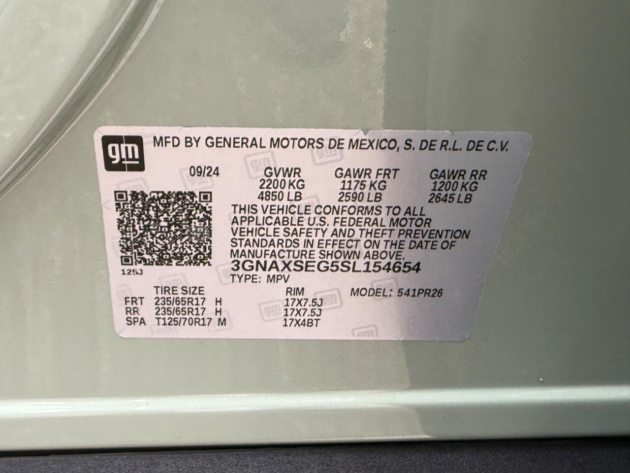 Chevrolet Equinox Vehicle Image 24
