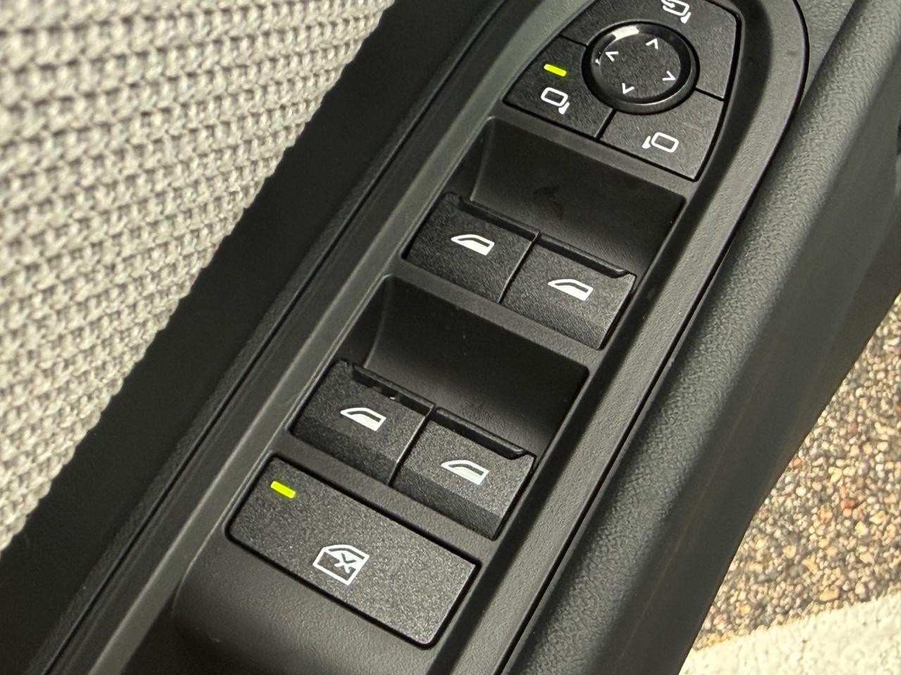 MINI Hardtop 4 Door Vehicle Image 15