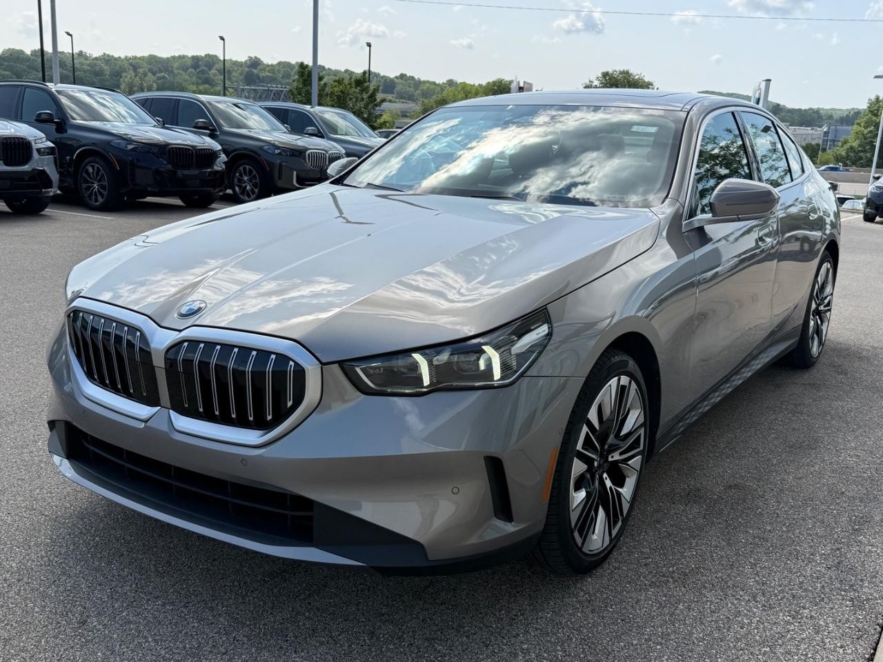 BMW 5 Series Vehicle Image 07