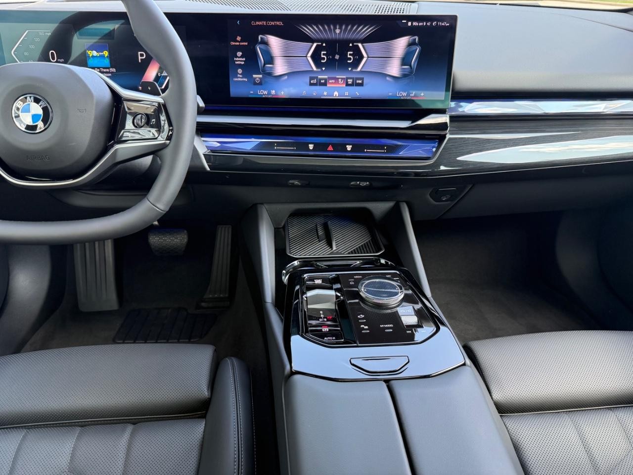 BMW 5 Series Vehicle Image 10