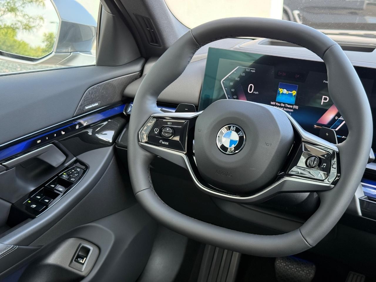 BMW 5 Series Vehicle Image 13