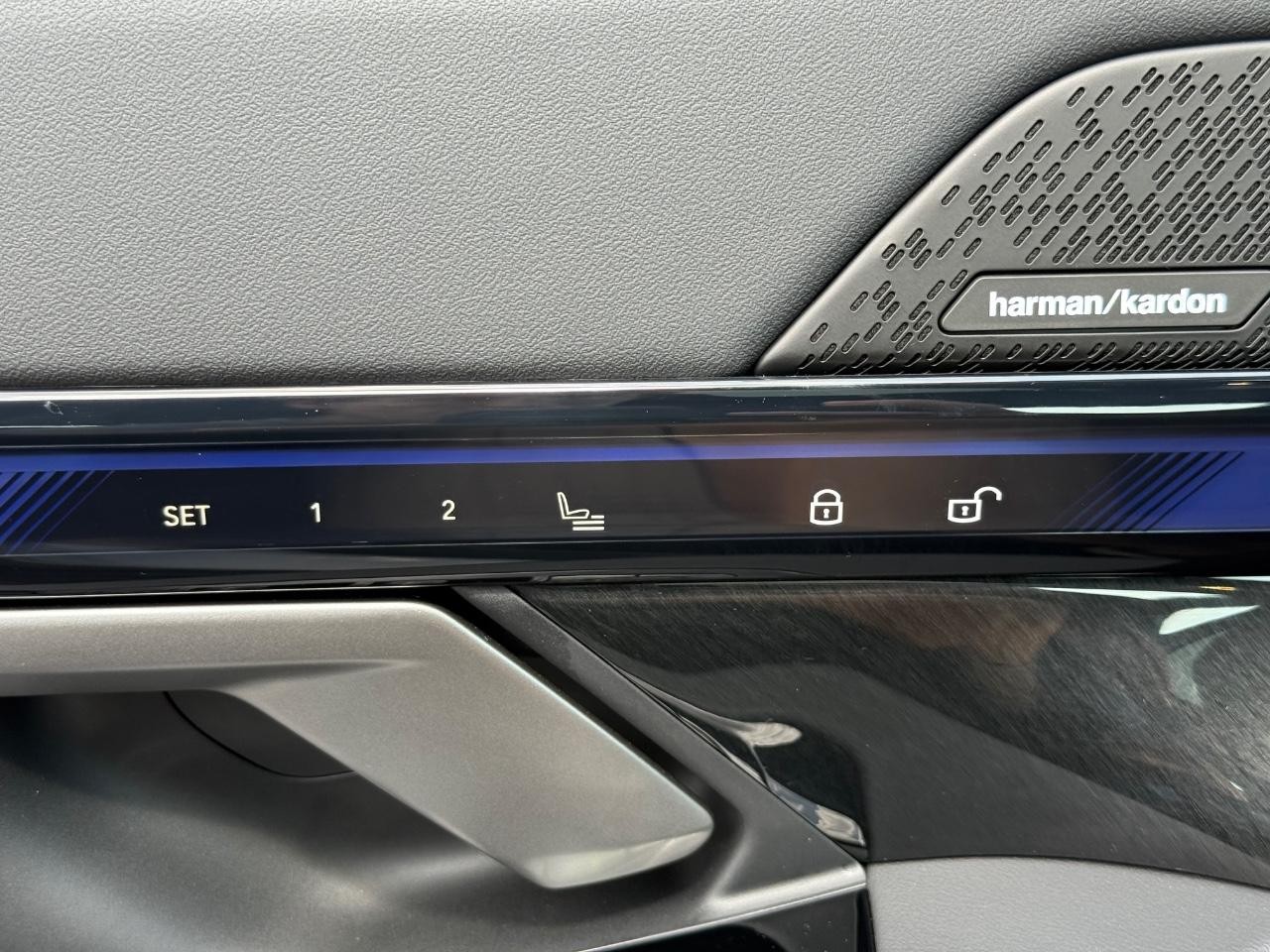 BMW 5 Series Vehicle Image 15