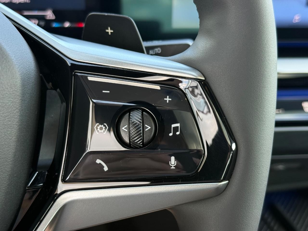 BMW 5 Series Vehicle Image 17