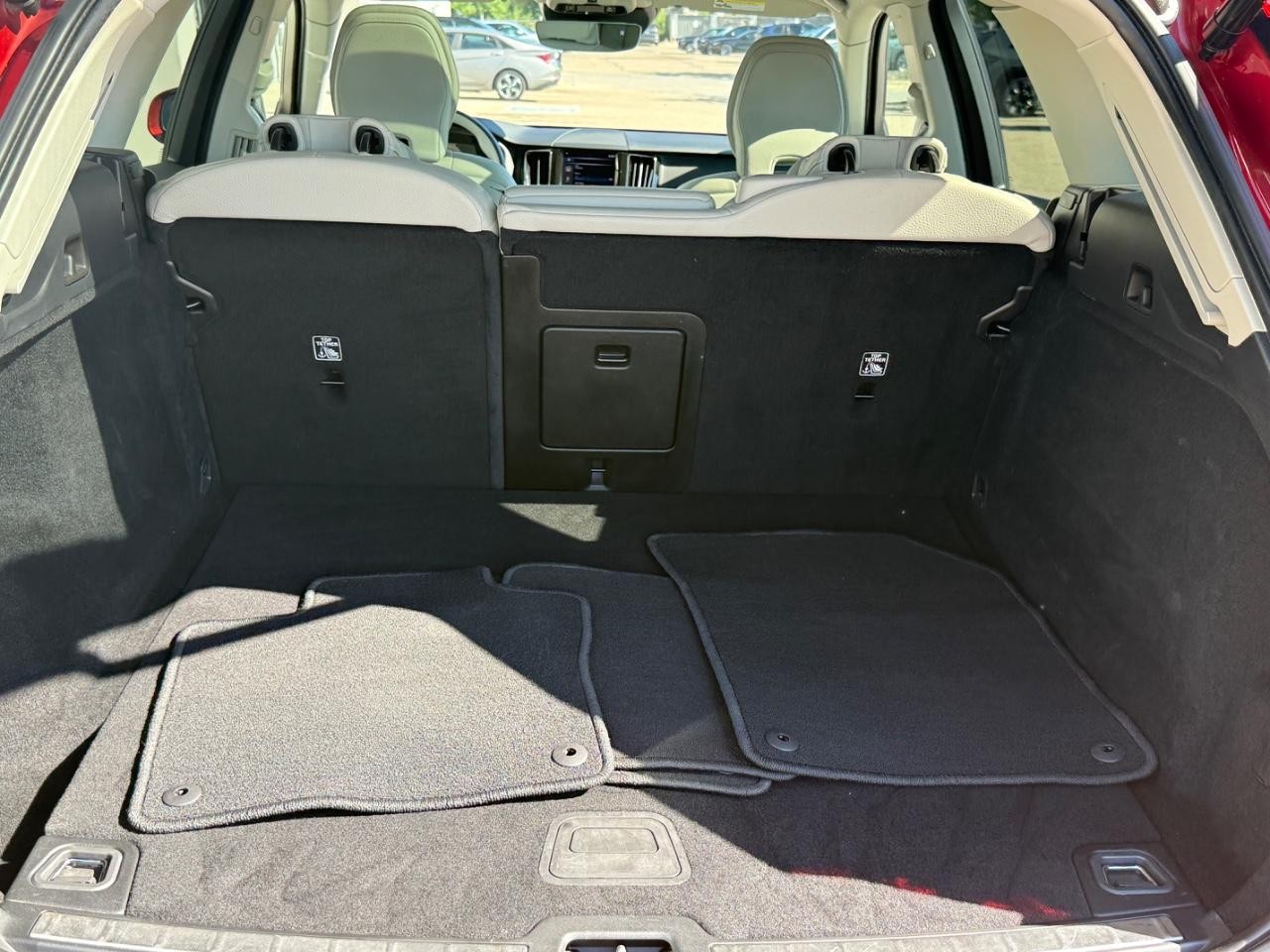 Volvo XC60 Vehicle Image 05
