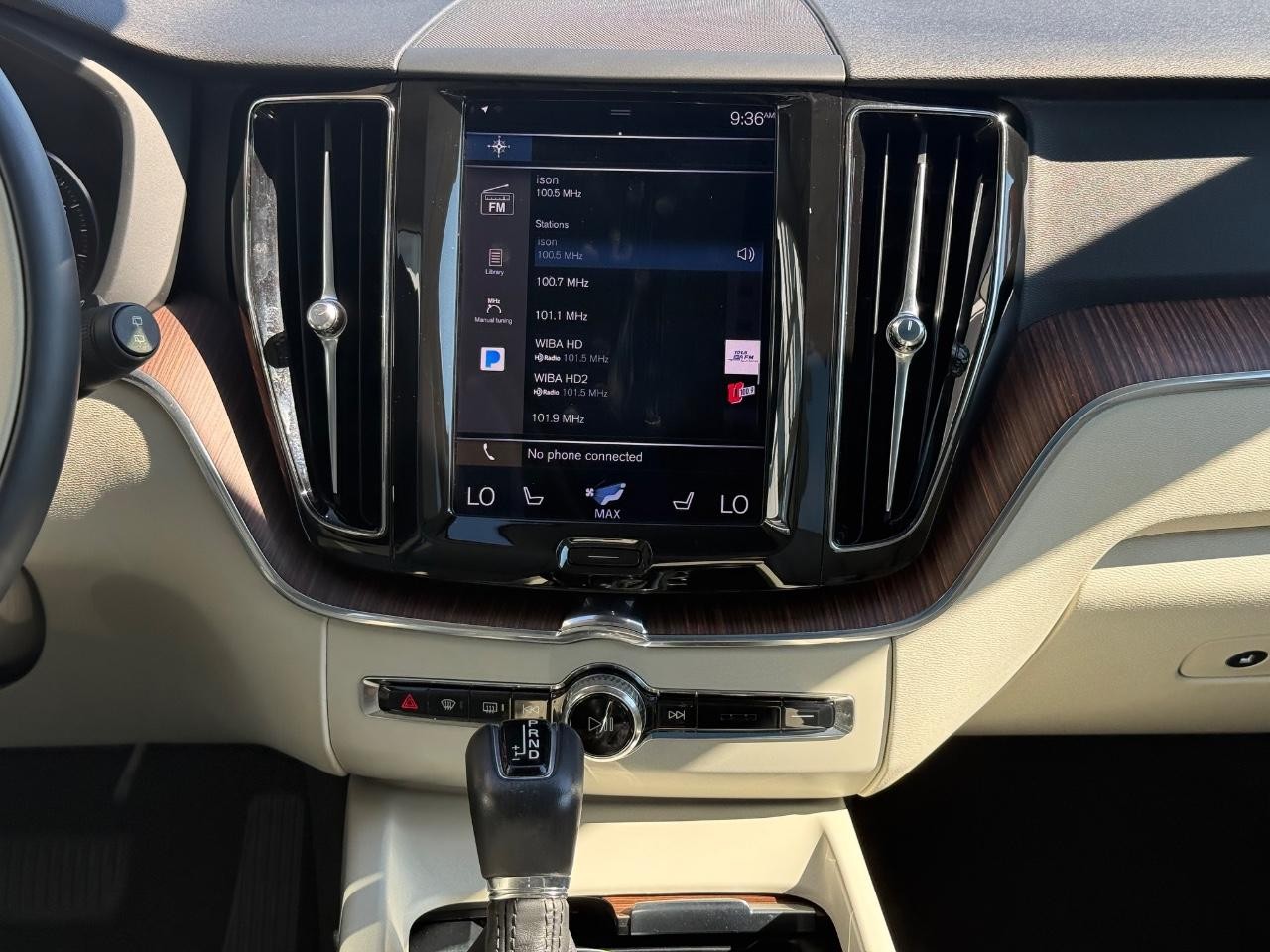 Volvo XC60 Vehicle Image 12
