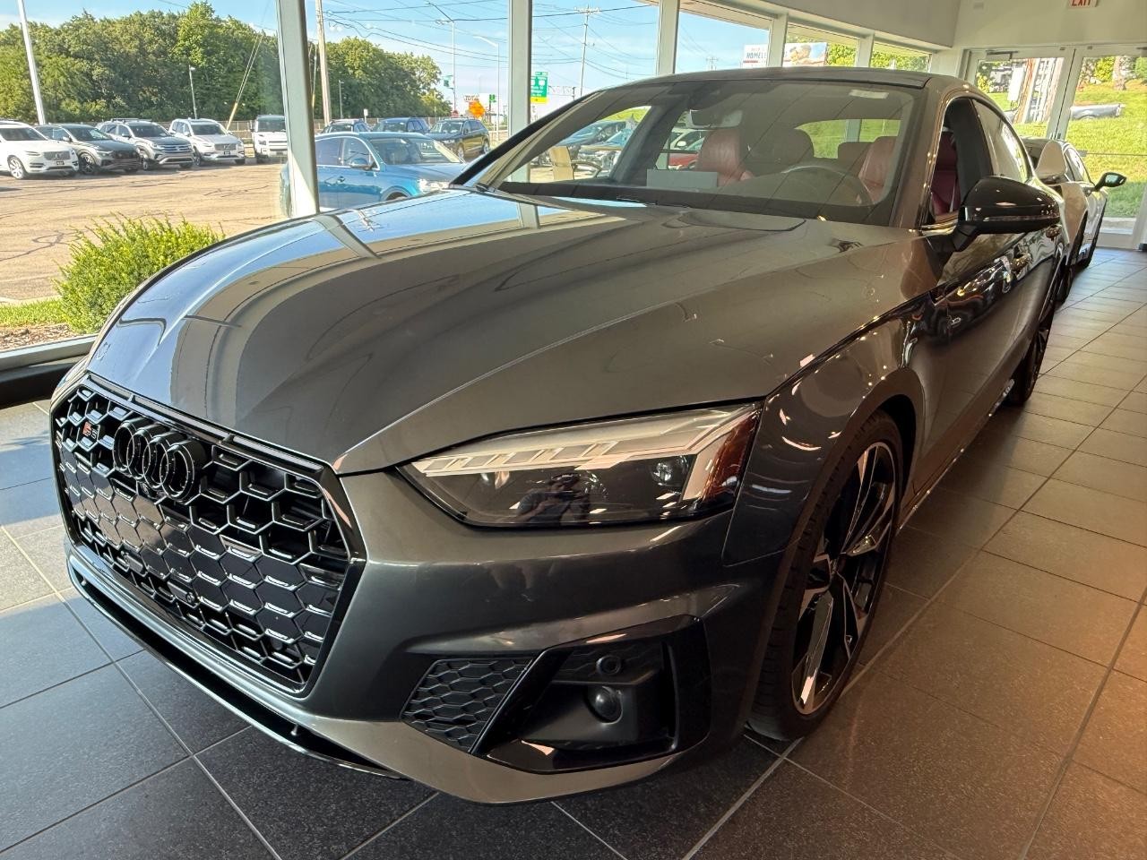 Audi S5 Sportback Vehicle Full-screen Gallery Image 07