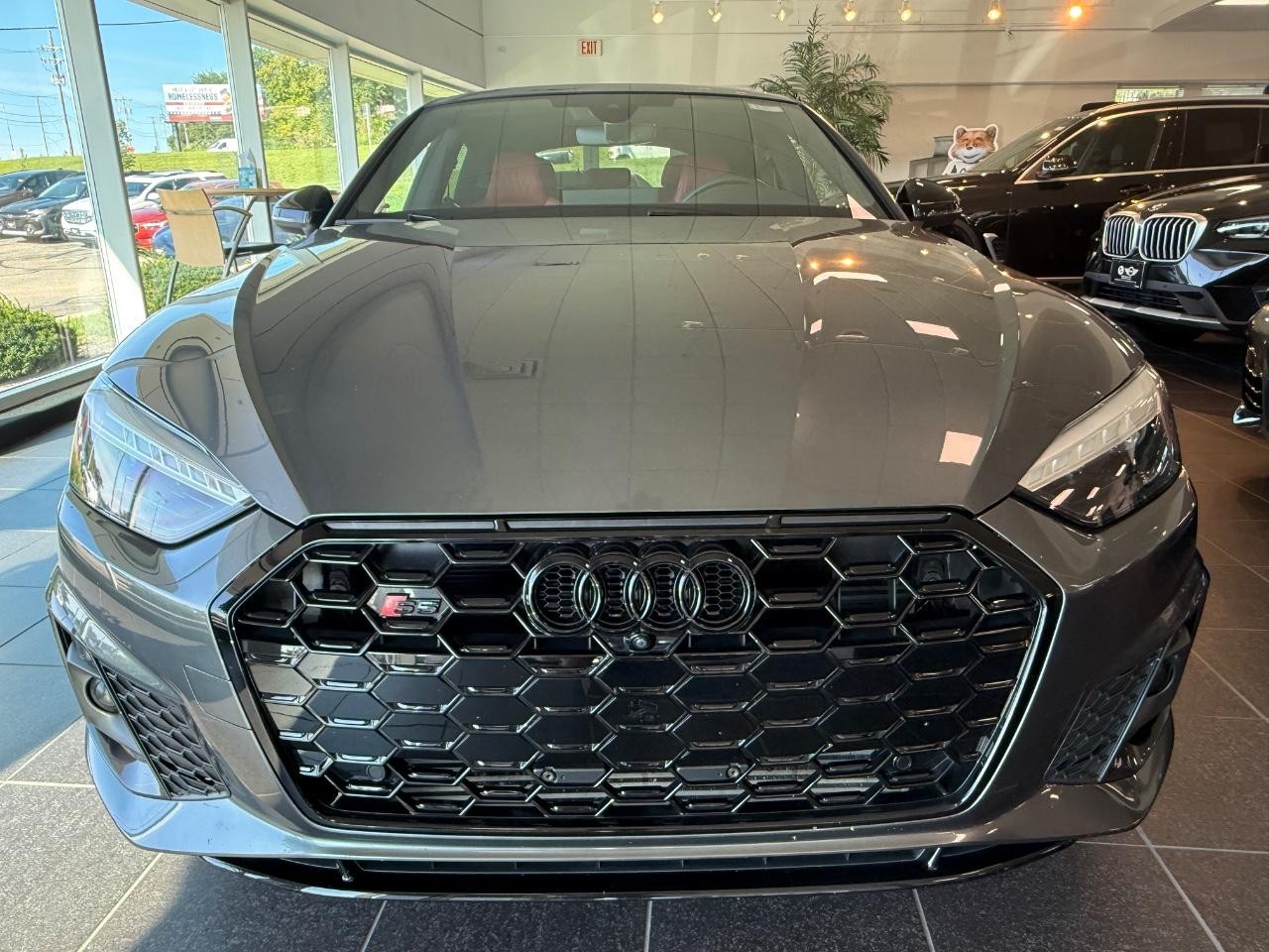 Audi S5 Sportback Vehicle Full-screen Gallery Image 08