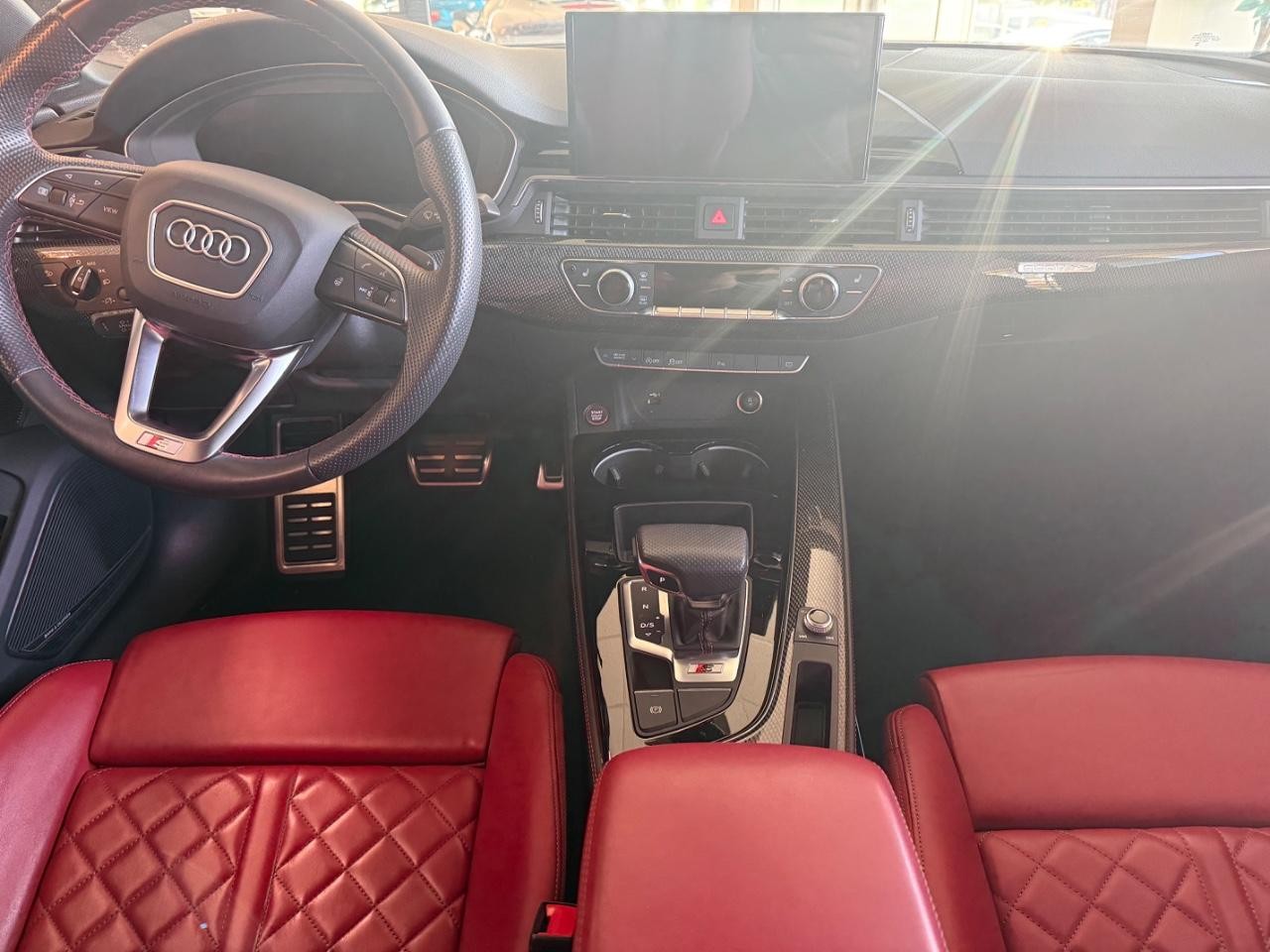 Audi S5 Sportback Vehicle Full-screen Gallery Image 10