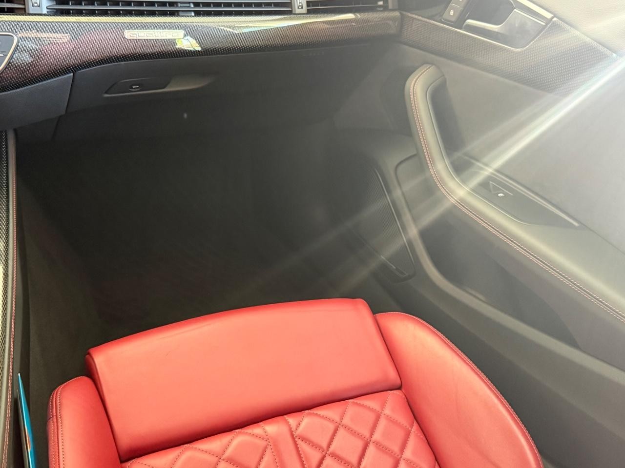 Audi S5 Sportback Vehicle Full-screen Gallery Image 14