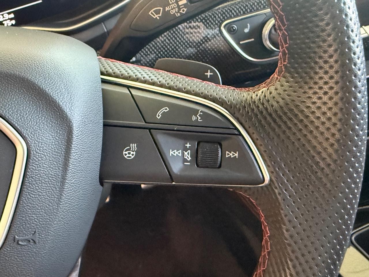 Audi S5 Sportback Vehicle Full-screen Gallery Image 16