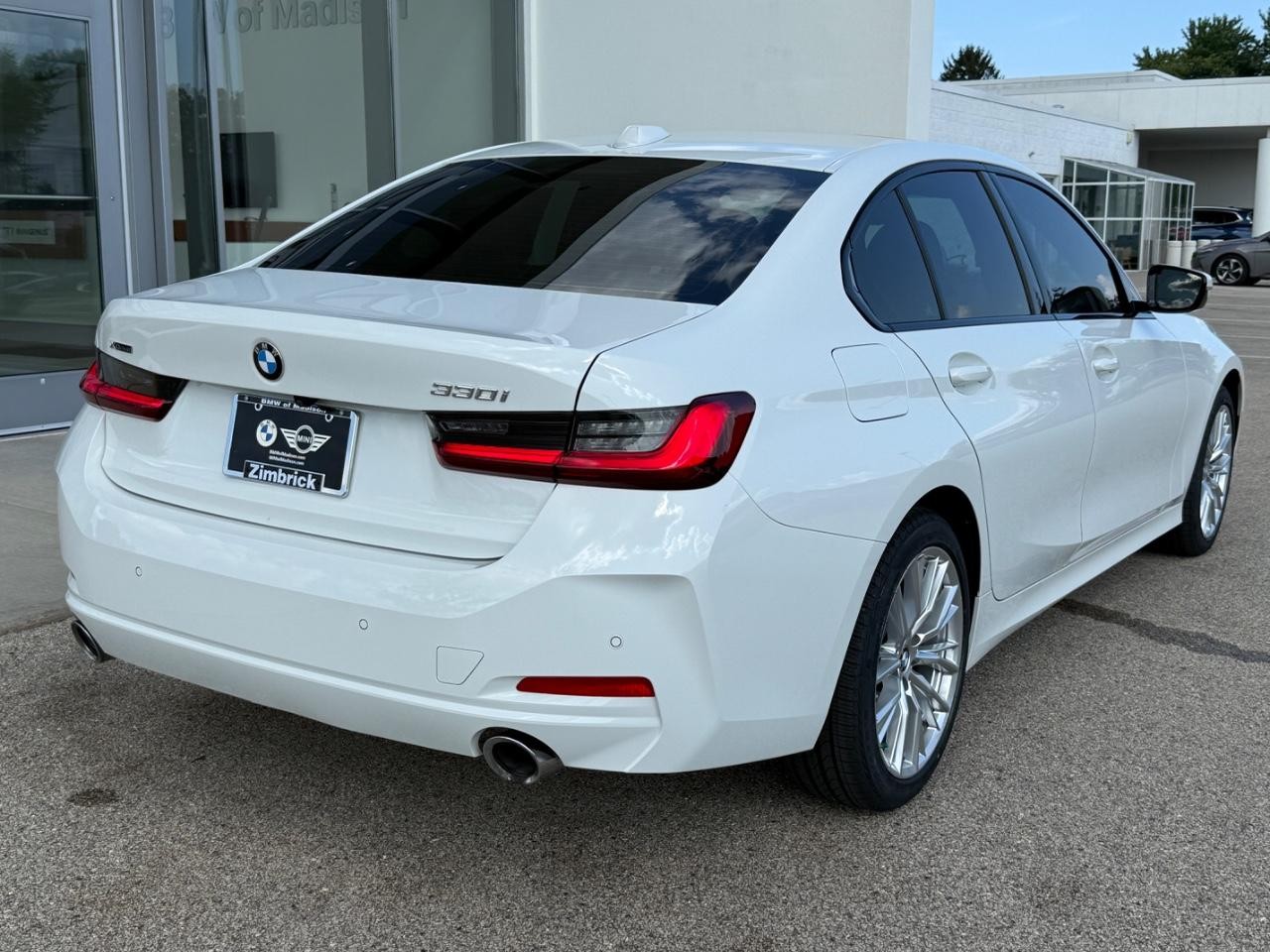 BMW 3 Series Vehicle Image 03