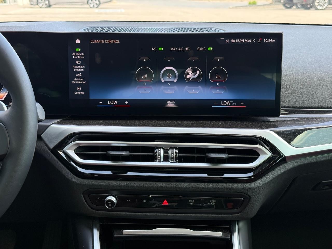 BMW 3 Series Vehicle Image 12