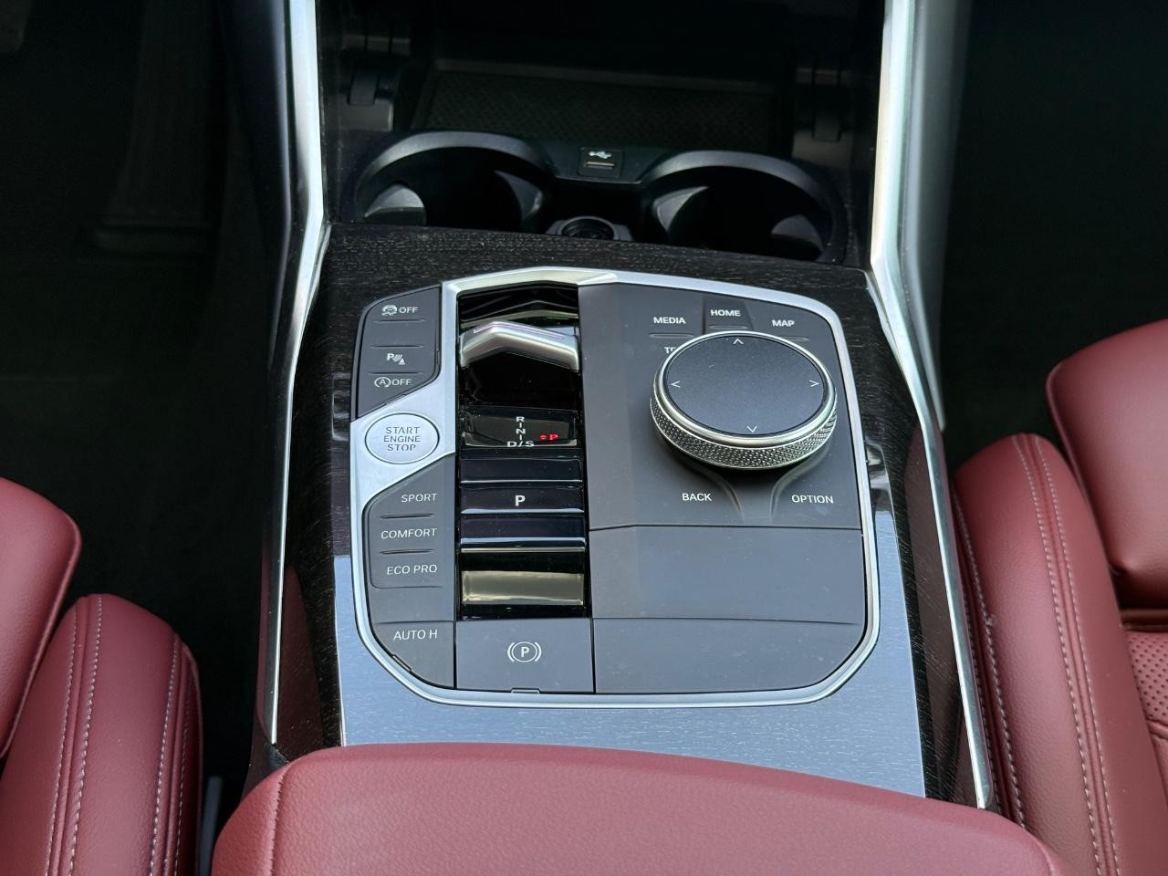 BMW 3 Series Vehicle Image 13