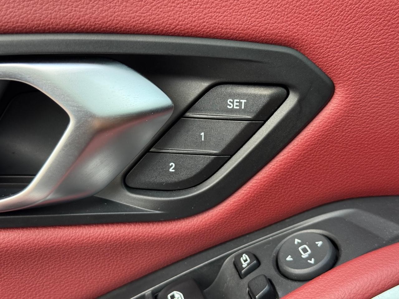 BMW 3 Series Vehicle Image 16