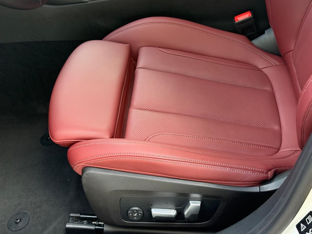 BMW 3 Series Vehicle Image 23