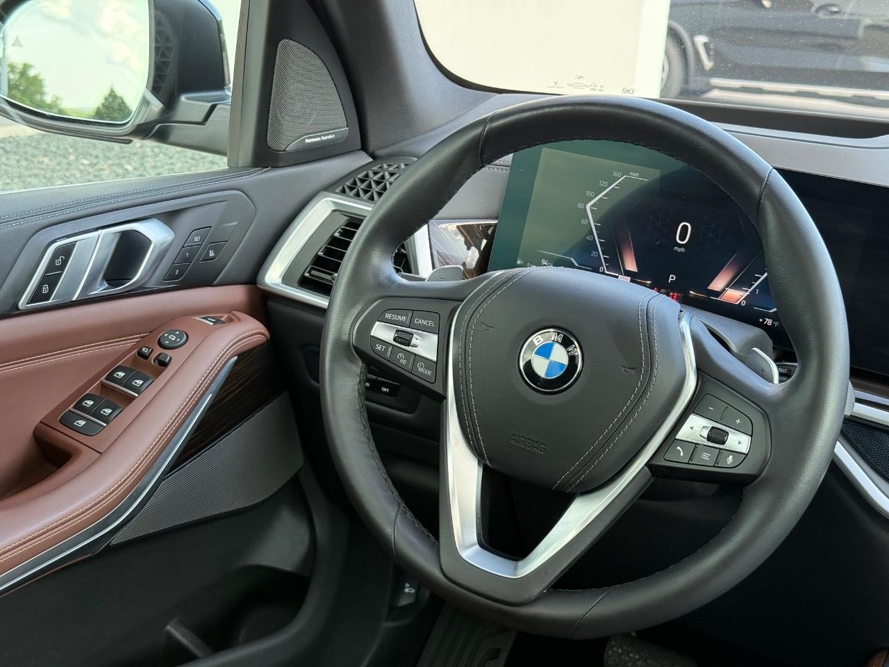 BMW X5 Vehicle Image 14