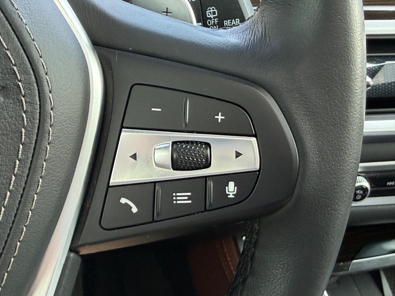 BMW X5 Vehicle Image 18