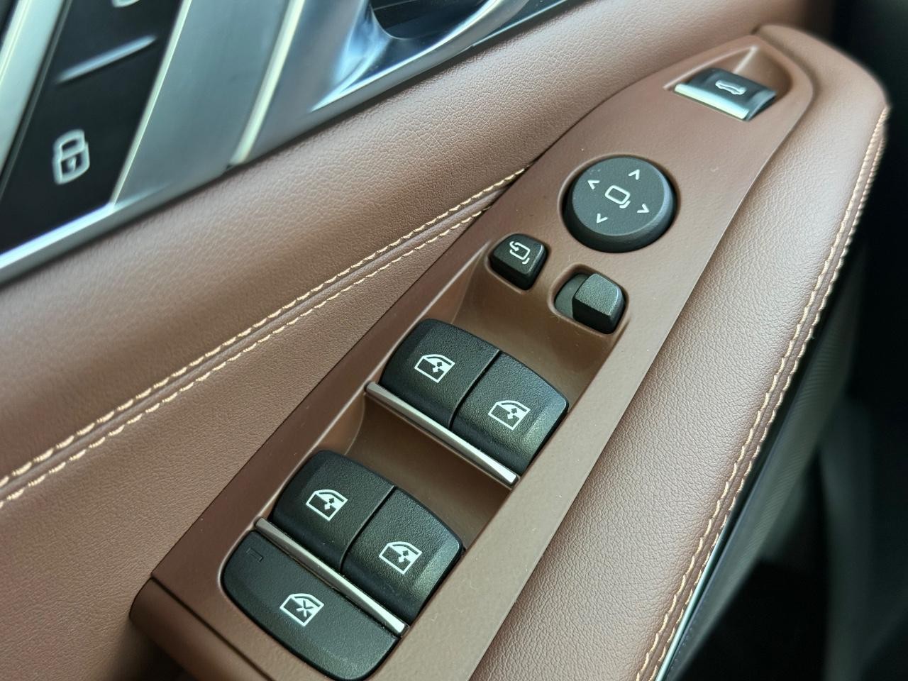 BMW X5 Vehicle Image 21