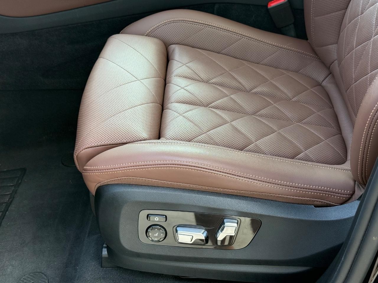 BMW X5 Vehicle Image 22