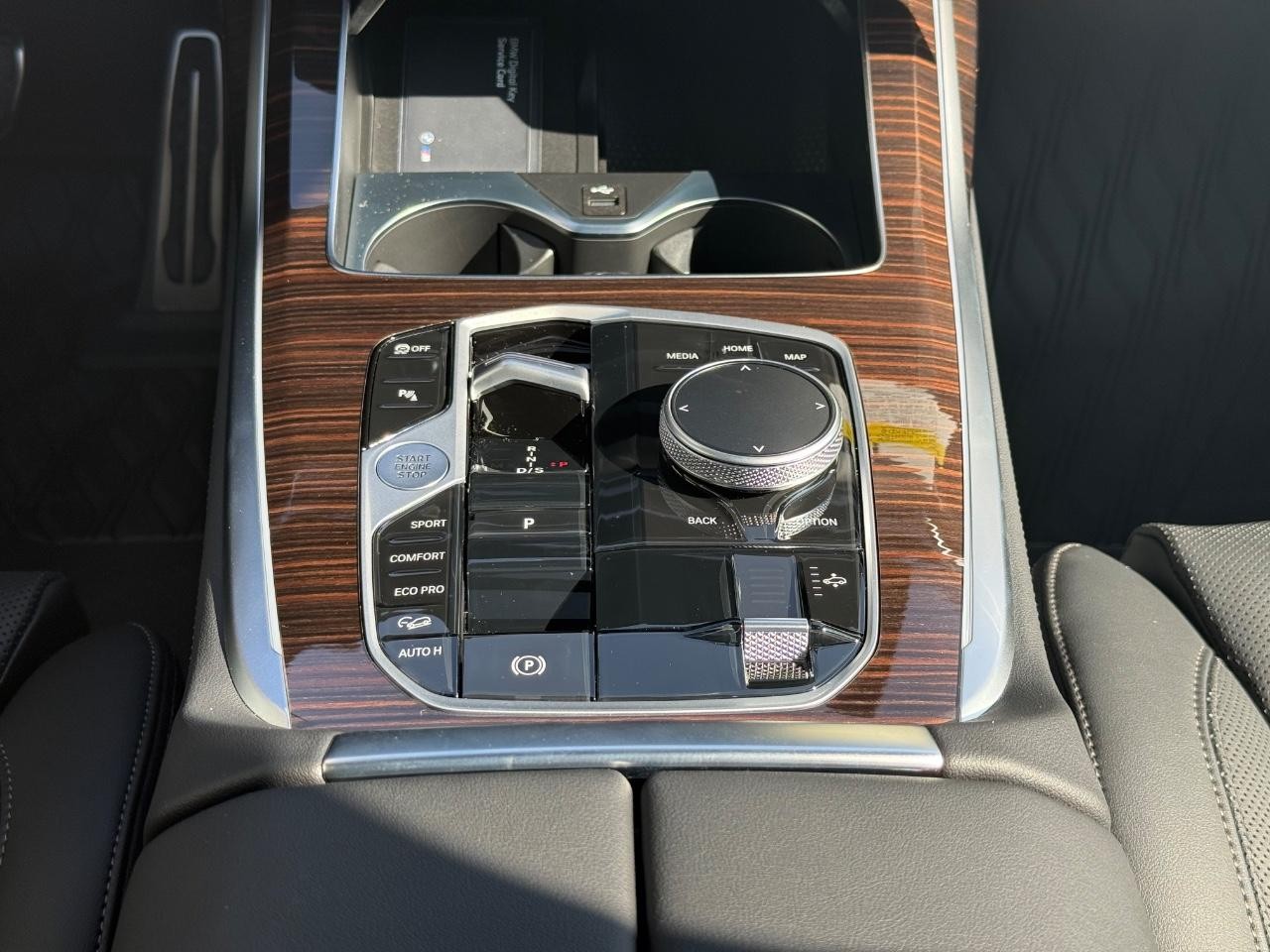 BMW X7 Vehicle Image 09