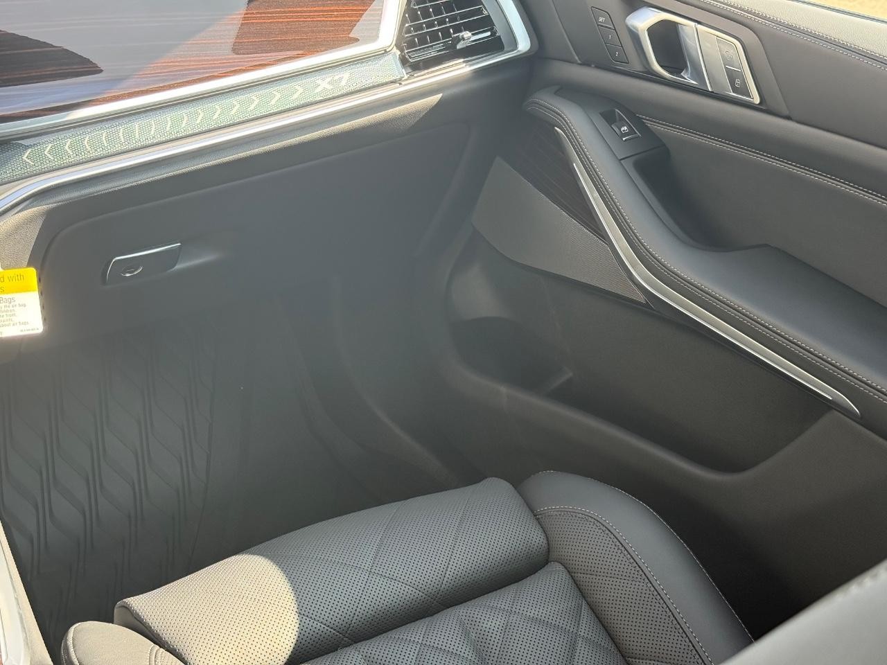 BMW X7 Vehicle Image 11