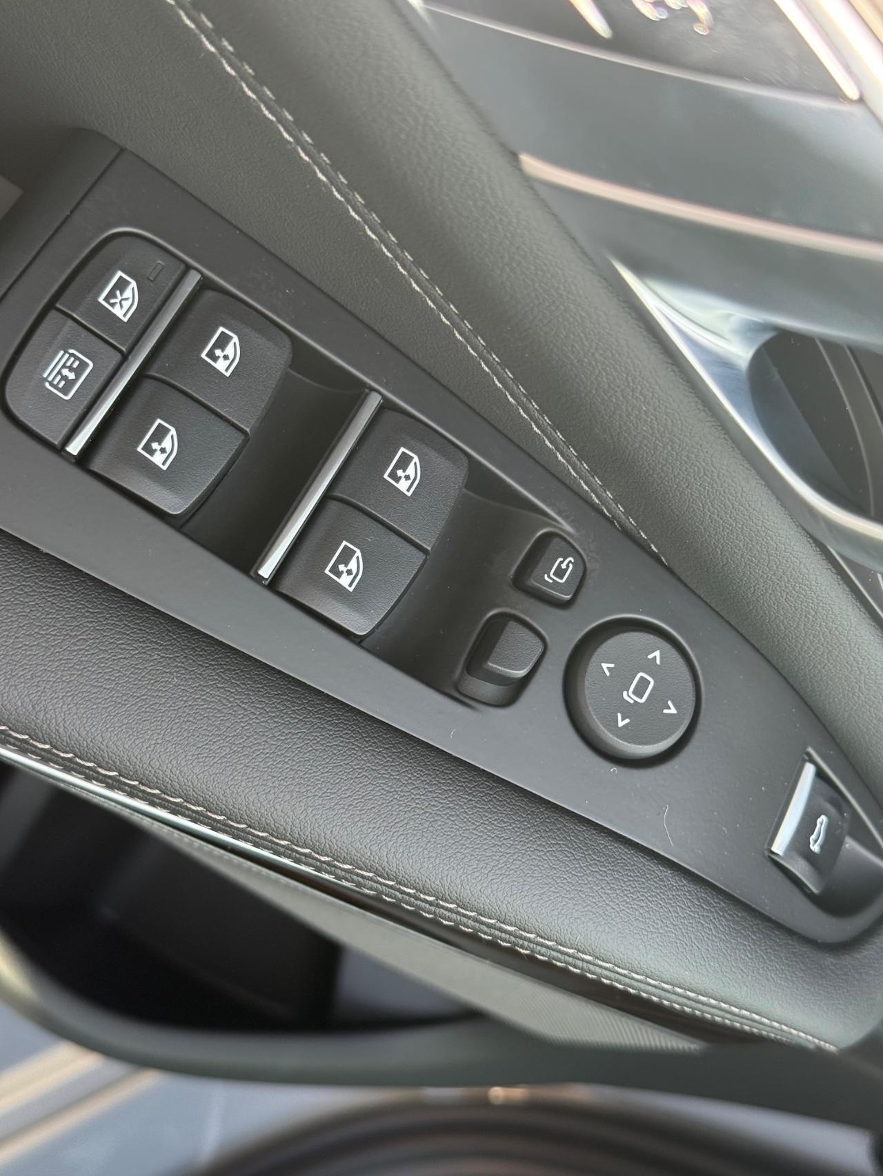 BMW X7 Vehicle Image 18