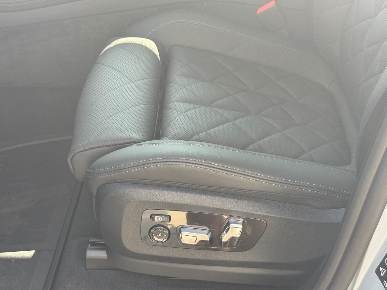 BMW X7 Vehicle Image 19