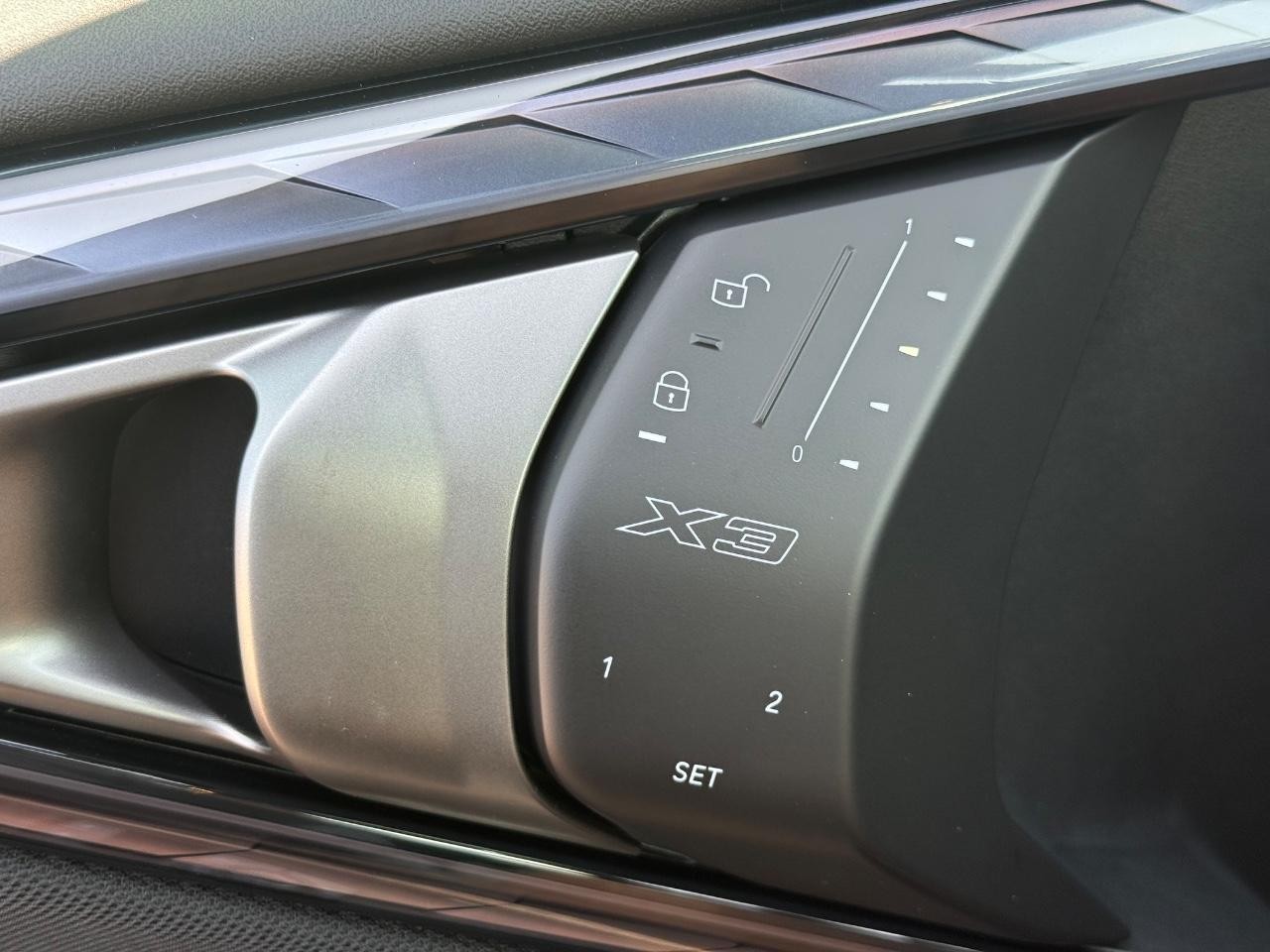 BMW X3 Vehicle Image 11