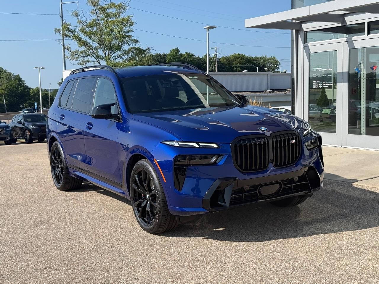 BMW X7 Vehicle Image 02