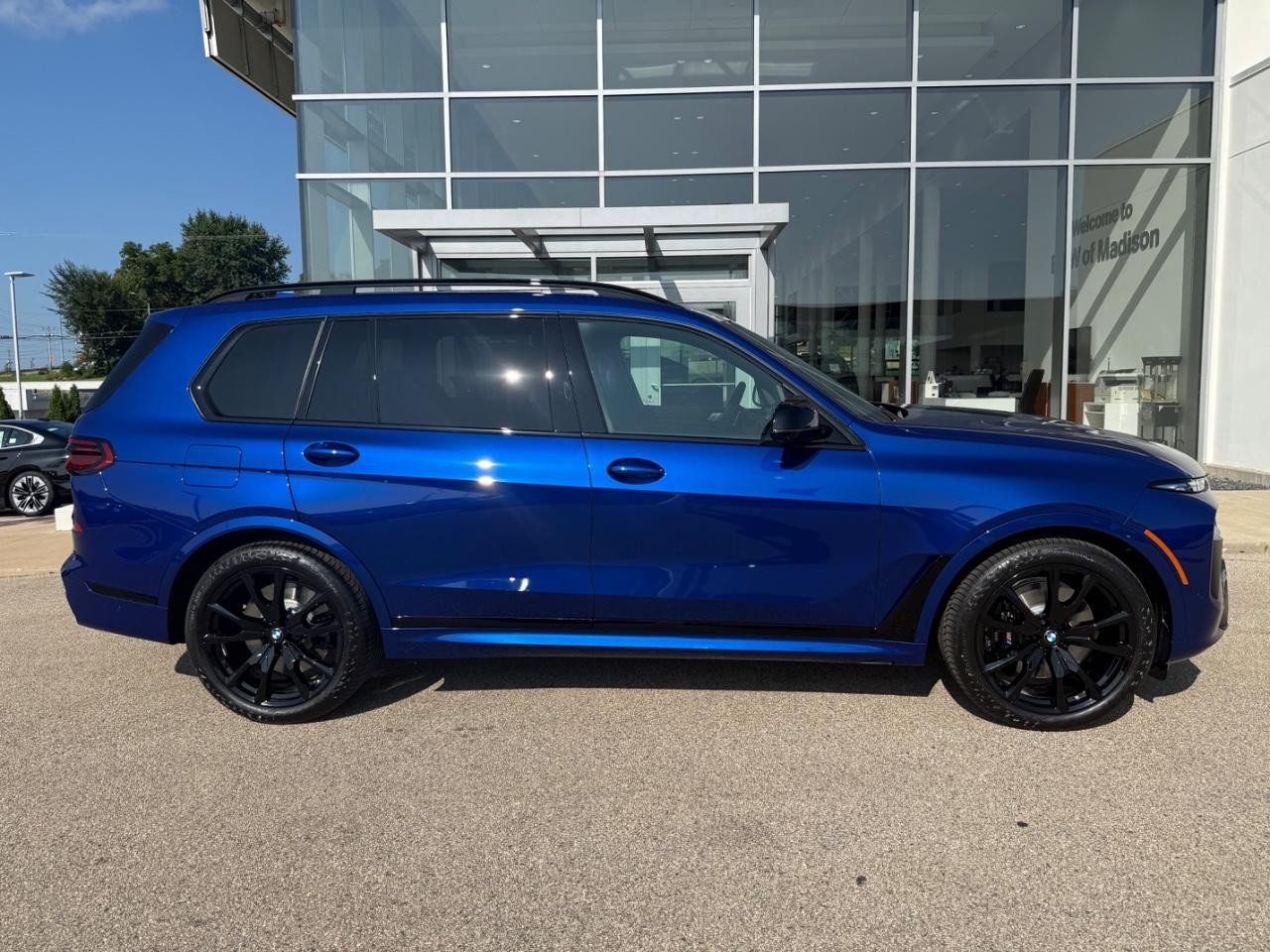 BMW X7 Vehicle Image 03
