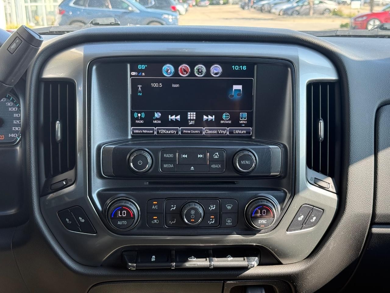 Chevrolet Silverado 1500 Vehicle Image 12