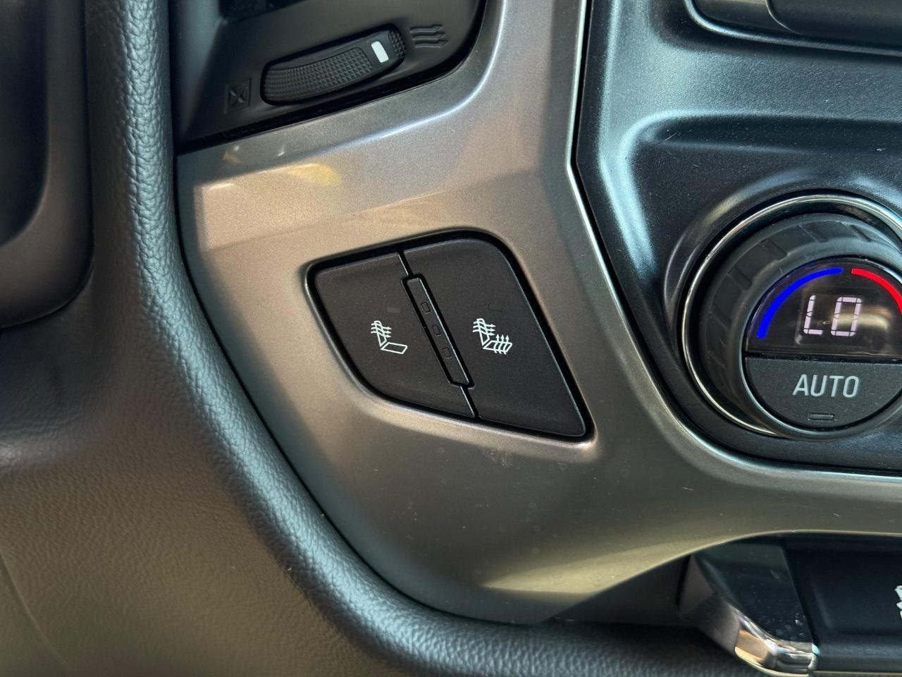 Chevrolet Silverado 1500 Vehicle Image 18