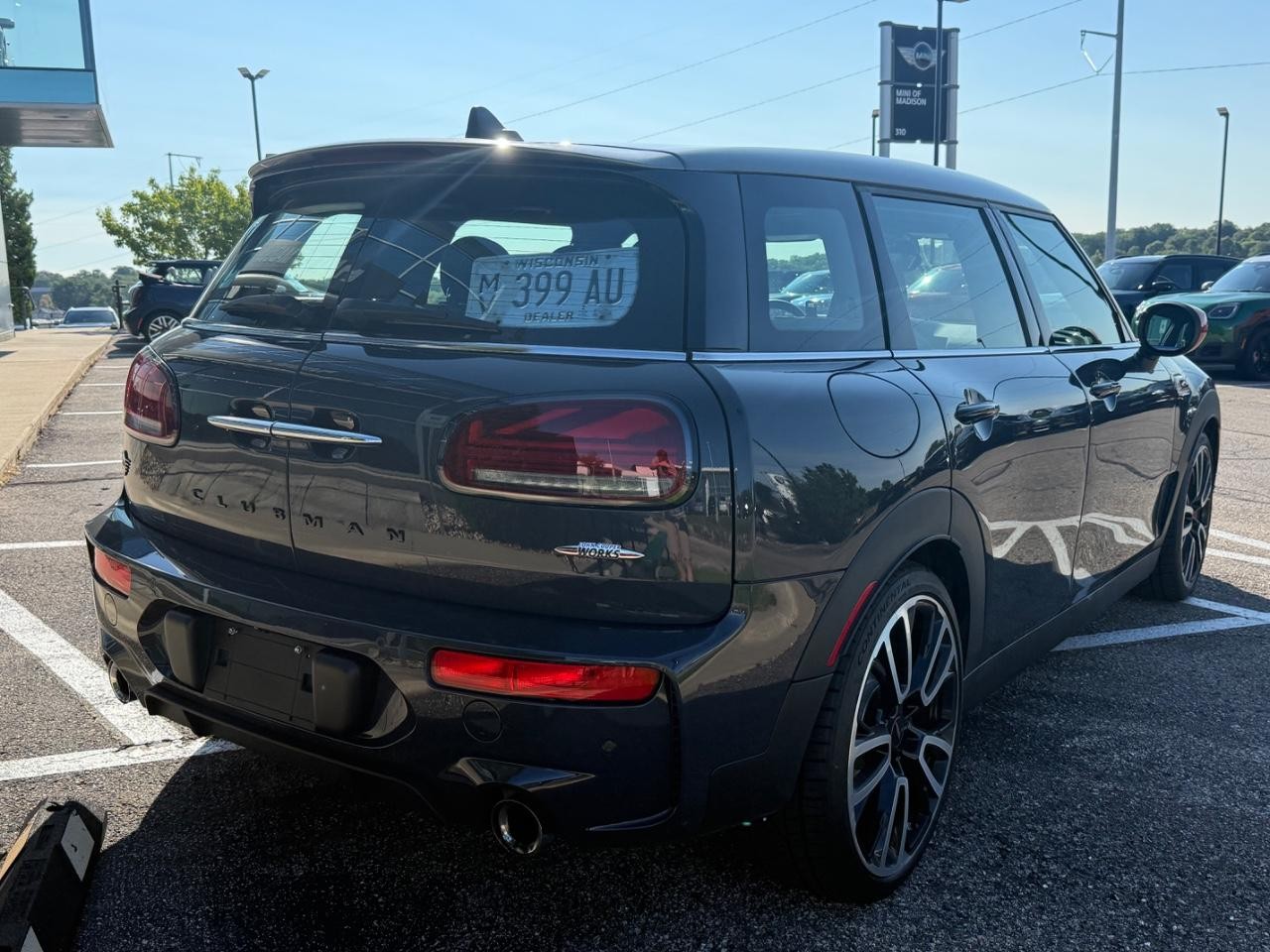 MINI Clubman Vehicle Image 03