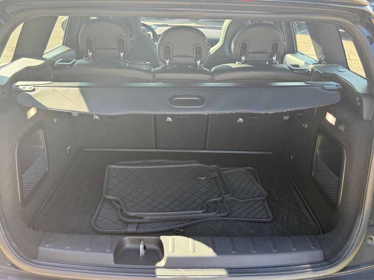 MINI Clubman Vehicle Image 05