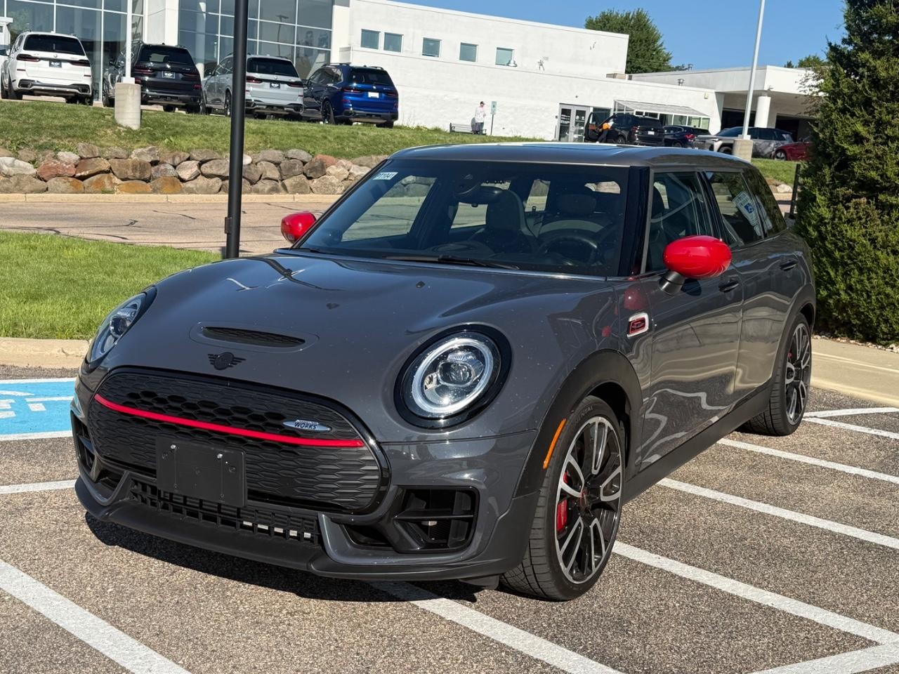 MINI Clubman Vehicle Image 08