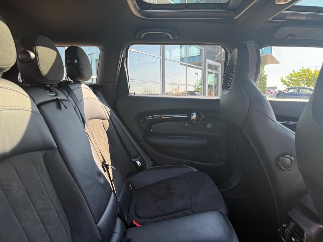 MINI Clubman Vehicle Image 10