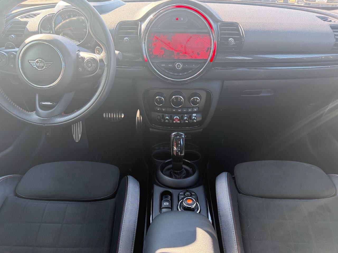 MINI Clubman Vehicle Image 11
