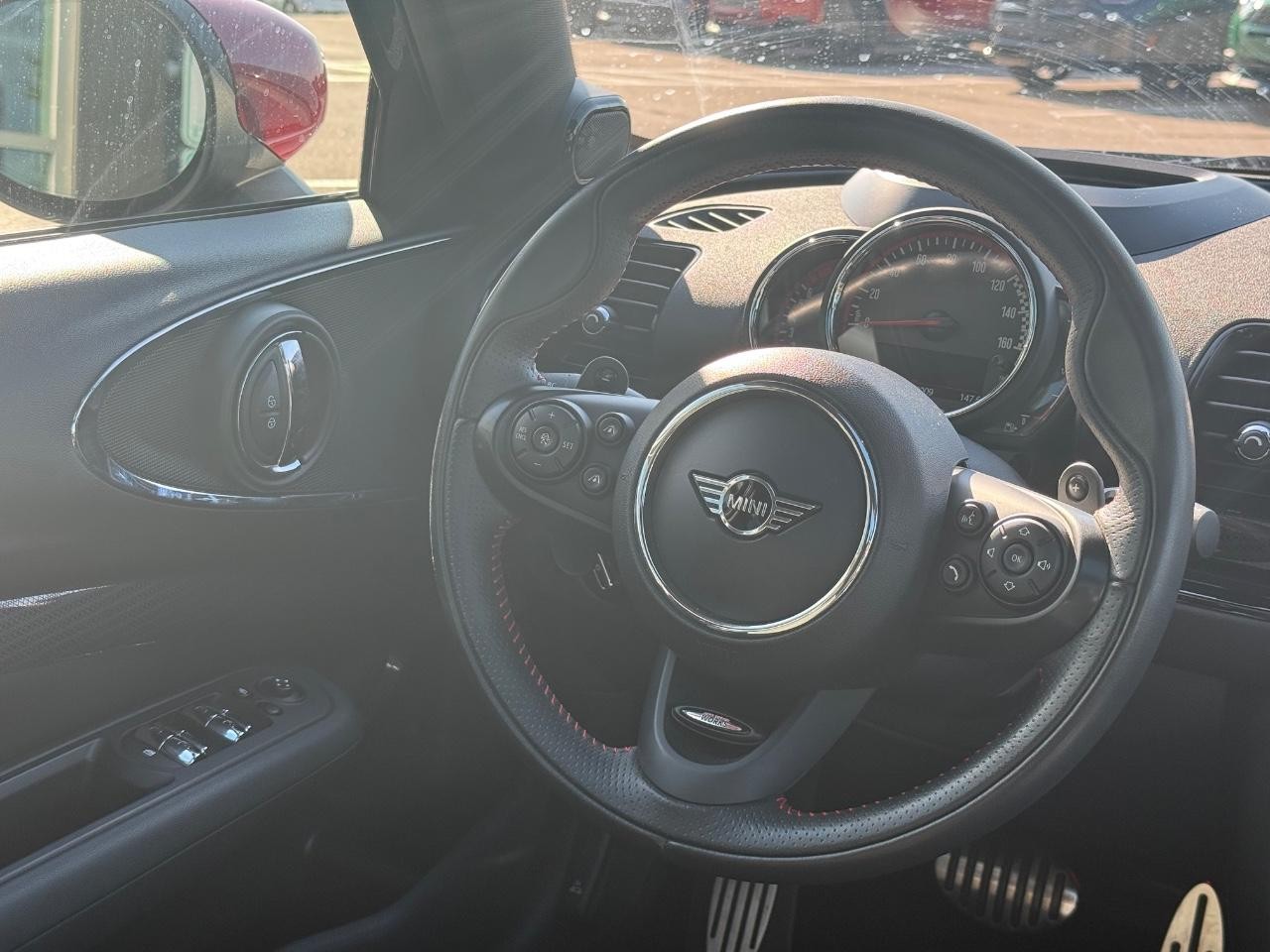 MINI Clubman Vehicle Image 14
