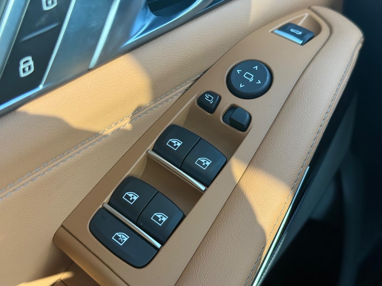 BMW X5 Vehicle Image 16